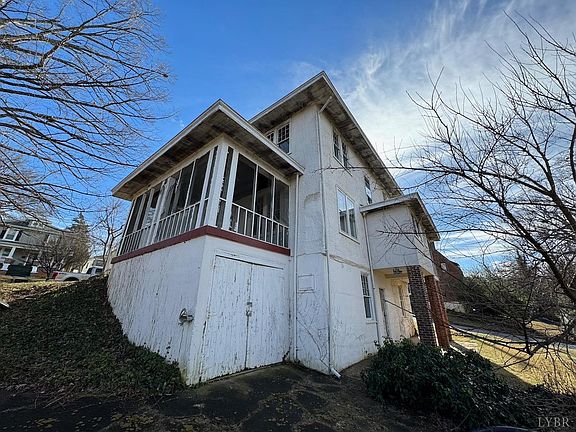 4th image of 4509 Hilltop Dr