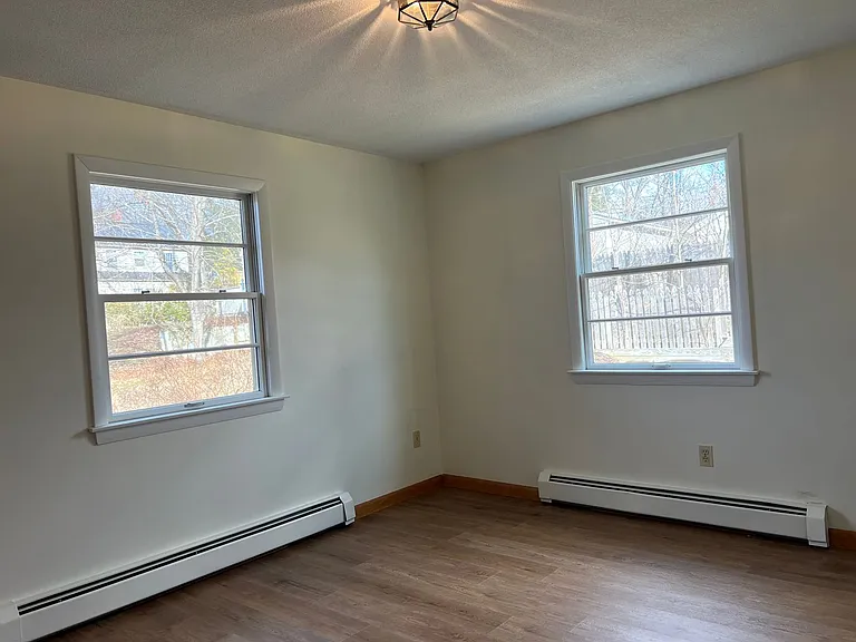 21 Devin St — Photo 10