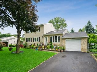 10 Wyndmere Rd, Piscataway, NJ 08854