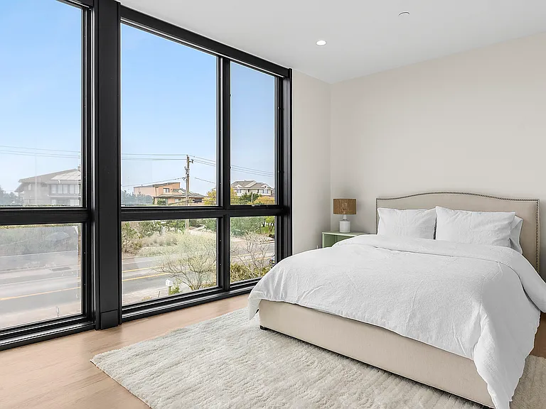 314 Dune Rd — Photo 15