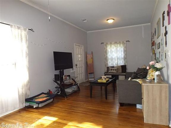 4th image of 2223 Wood St