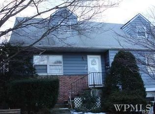404 Maple Ave, Mamaroneck, NY 10543