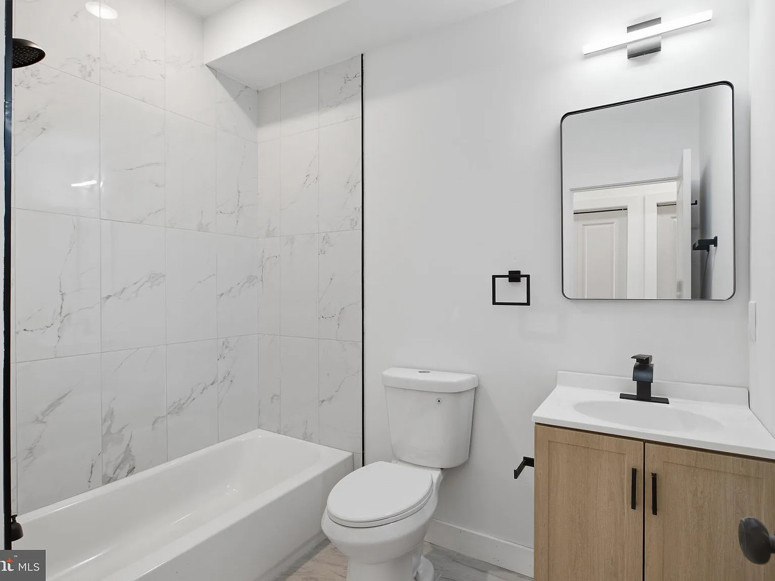 3 bed, $1,900 — Photo 4