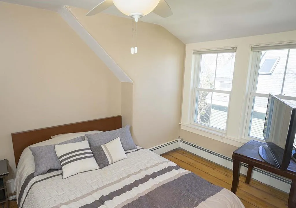3 bed, 999 sqft, $1,500 — Photo 4