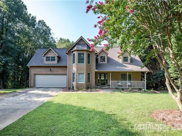 13421 Harbor Oaks Ln, Charlotte, NC 28278