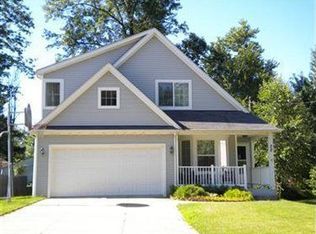 32 Houghton Rd, Northfield, OH 44067