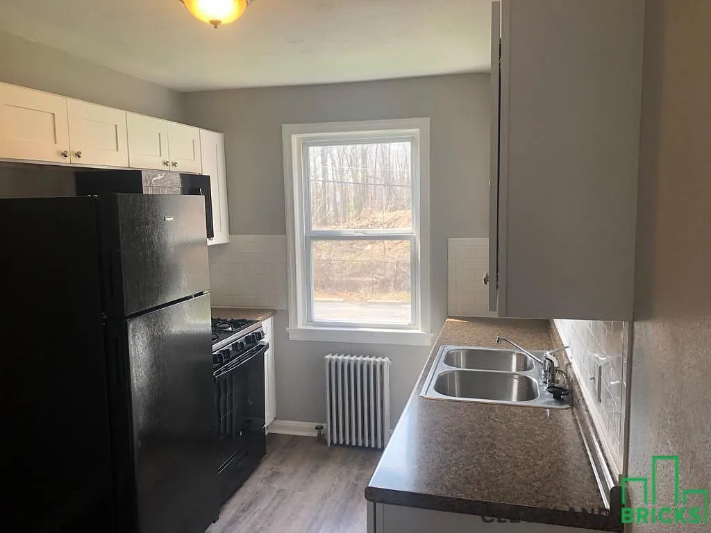 1570 Coventry Rd — Photo 3