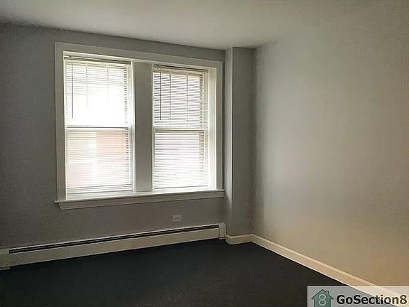 3rd image of 7130 S Jeffery Blvd #203