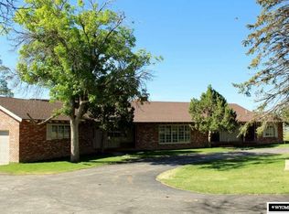 825 Roundtop Dr, Thermopolis, WY 82443