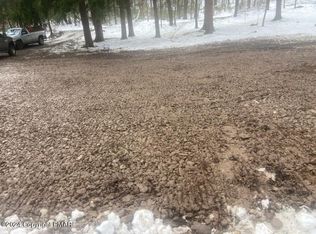 690 Pleasant Ridge Rd, Cresco, PA 18326