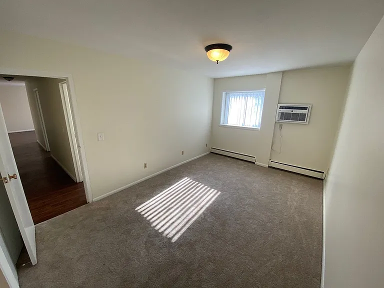 242 West Franklin Ave — Photo 33