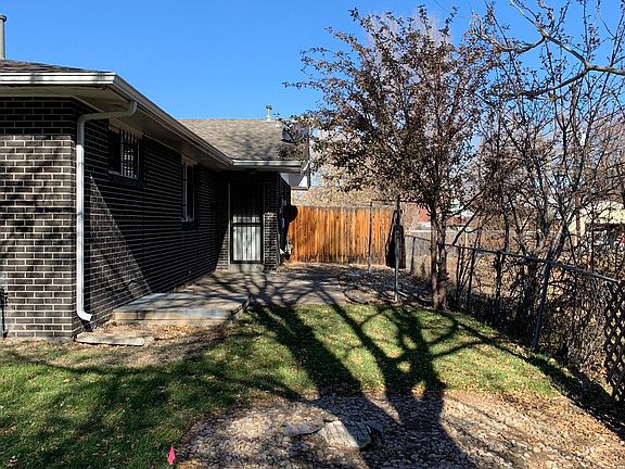4th image of 442 S Pecos St