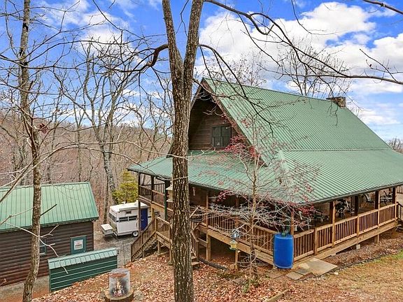 3rd image of 740 Gage Dr