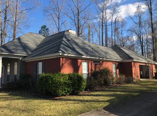 302 Fairways Dr, Vicksburg, MS 39183