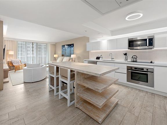 3rd image of 102 24th St APT 1110