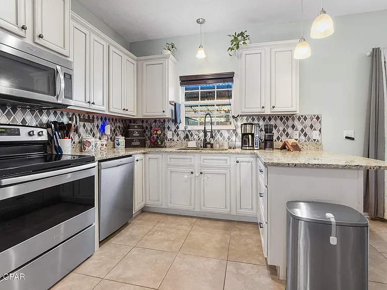 2428 Causeway Manor Ct — Photo 8