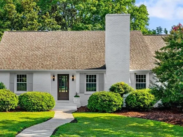 1212 Buckingham Rd, Greensboro, NC 27408