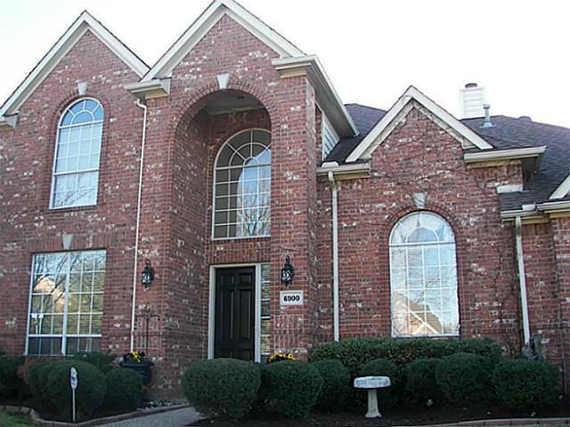 1st image of 6900 Longwood Dr