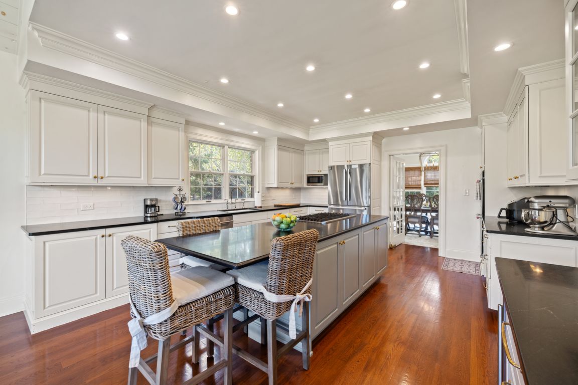 next background image