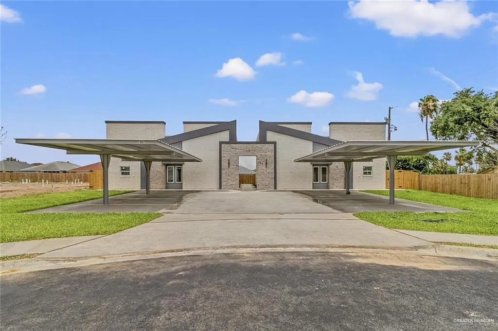 103 Yosemite Dr — Photo 1