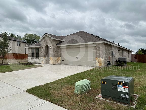 3rd image of 4121 Limestone Bluff Dr