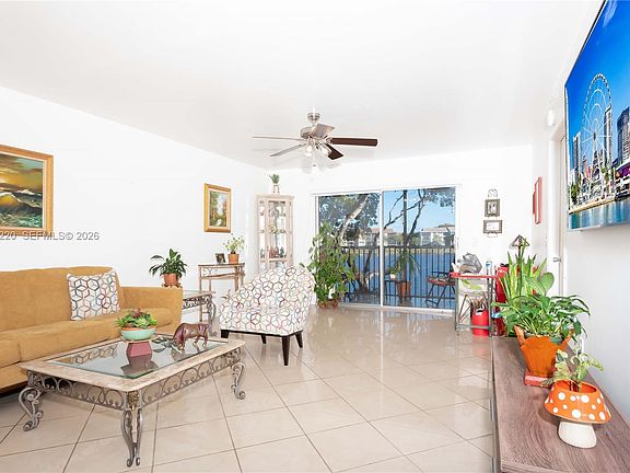 4th image of 571 SW 141st Ave APT 207N