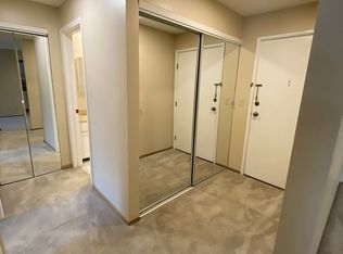 10301 Cedar Lake Rd APT 215, Minnetonka, MN 55305
