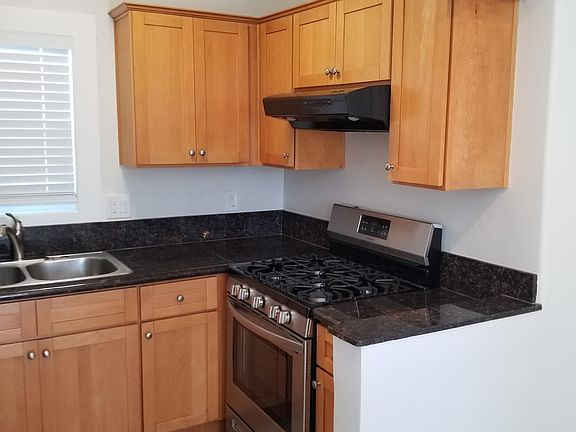 3rd image of 2945 Kalmia St