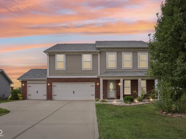 5680 W Woods Edge Dr, McCordsville, IN 46055