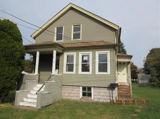 52 Hilton St, Tiverton, RI 02878