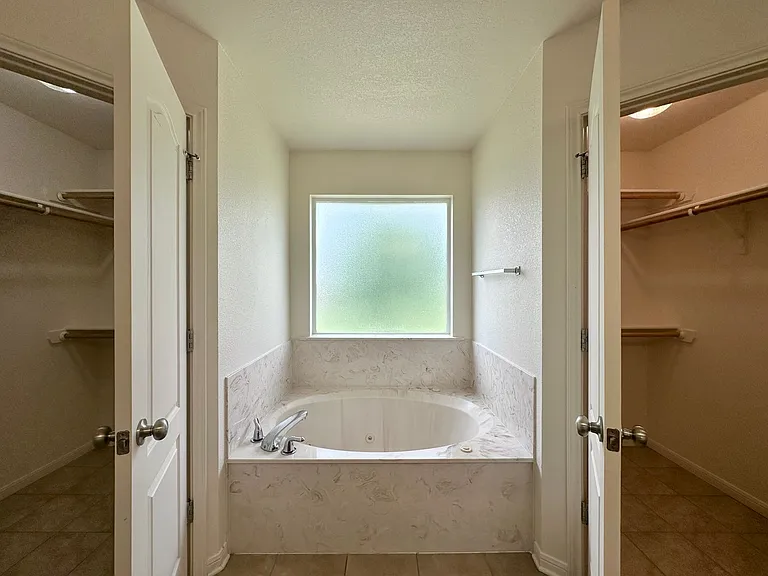 3709 Salt Fork Dr — Photo 15
