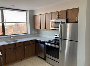 854 Lee St #601, Des Plaines, IL 60016