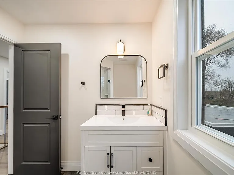 7800 Cecile St — Photo 32