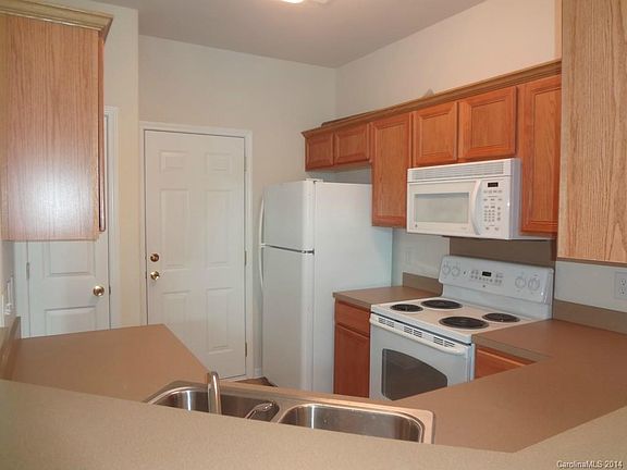 5th image of 6006 Blackheath Dr
