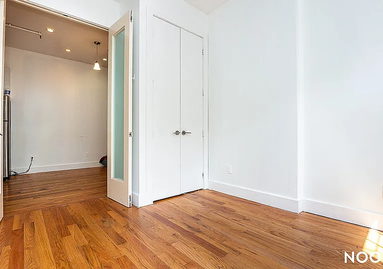 325 Franklin Ave #2C — Photo 9