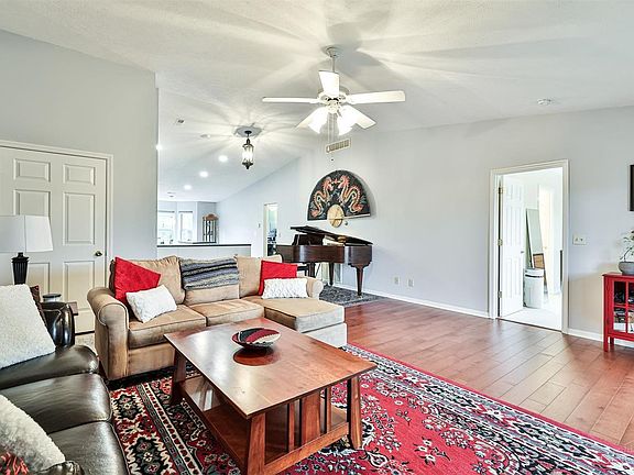 5th image of 5443 Asbury Lake Dr Unit 8