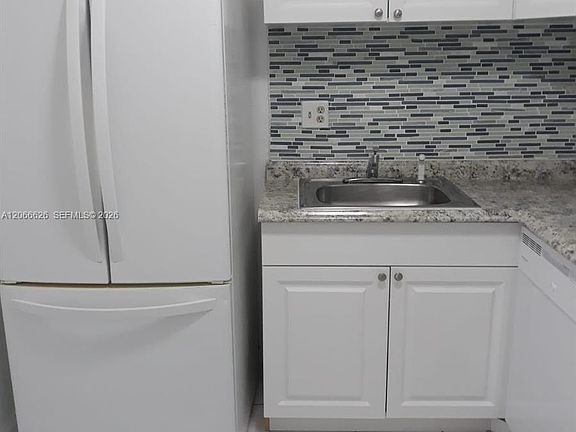 2nd image of 16751 NE 9th Ave APT 401