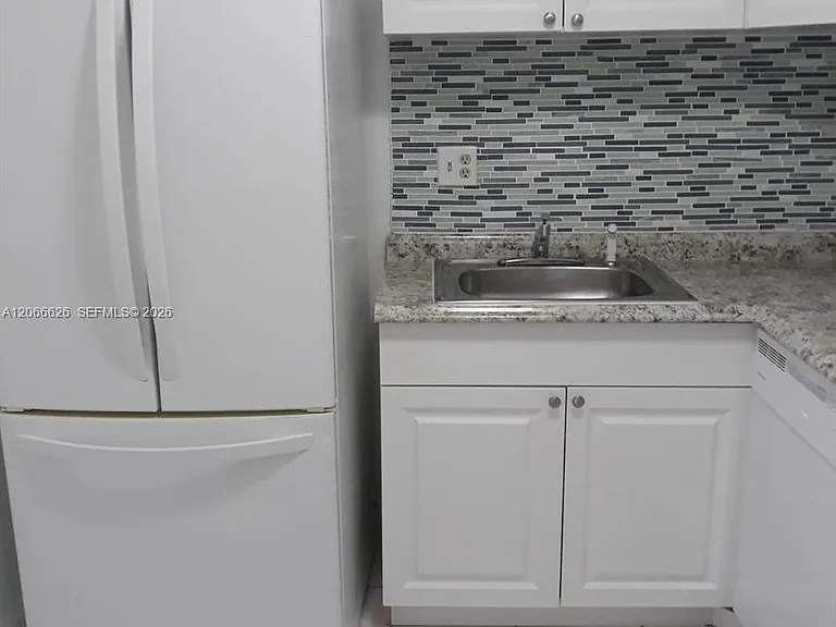 16751 NE 9th Ave #401 — Photo 2