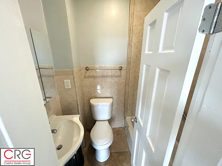 284 Revere St #3R — Photo 13