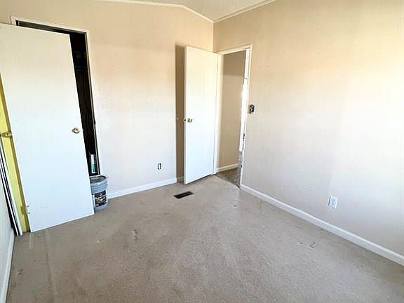 4th image of 122 Highland Ave