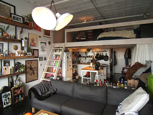 Rented by Joel Weisz, LREB | media 3