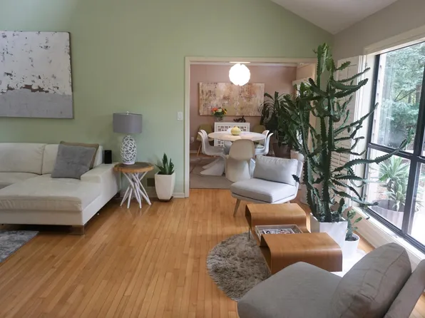 5273 Amhurst Dr, Peachtree Corners, GA 30092