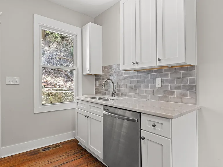 719 Federal St — Photo 12