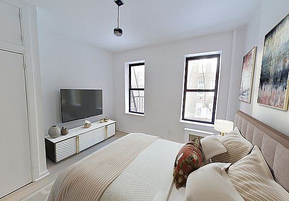 5th image of 607 E 11th St APT 16