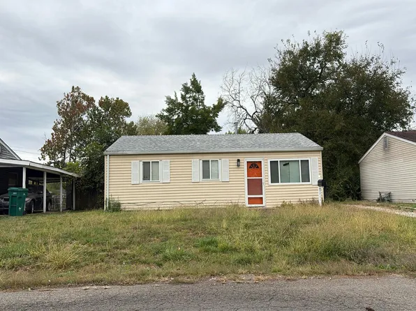 1111 Saint Margaret Dr, Cahokia, IL 62206