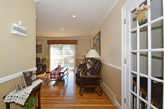 2nd image of 29 Herbert Ave