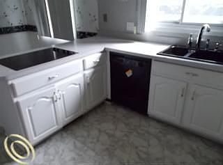 4th image of 18195 Onyx St