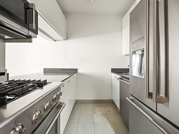 4th image of 99 John St APT 1907