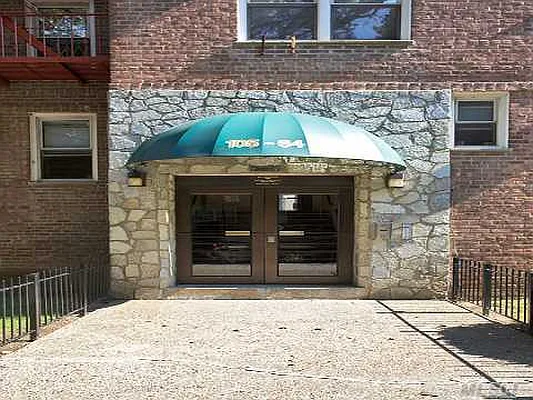 Sold by Century 21 American Homes | media 9