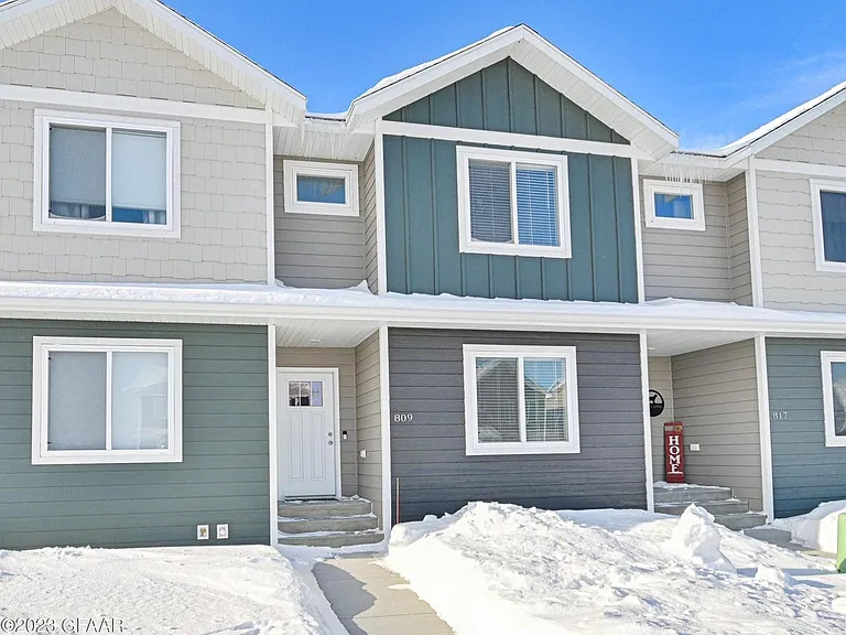 809 Thames Ct — Photo 1